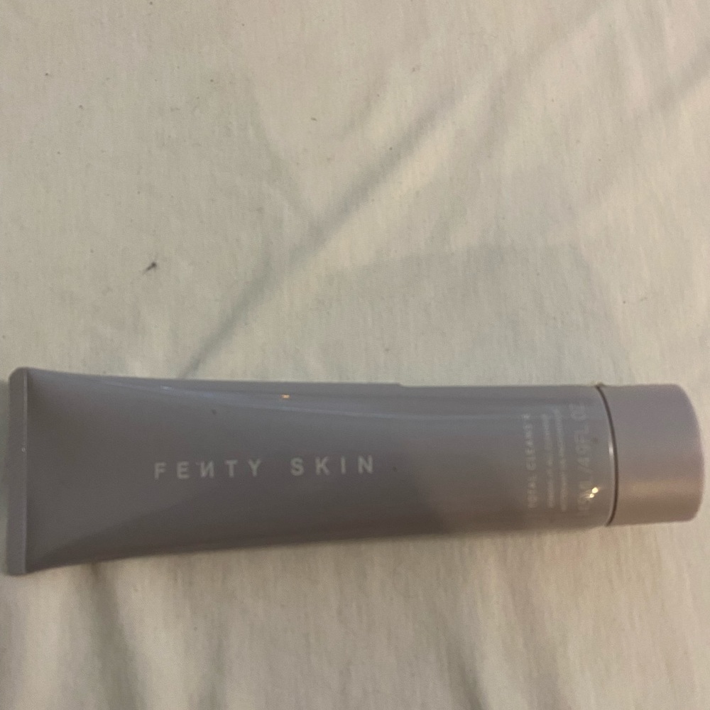 Fenty Skin Total cleanser